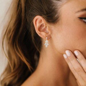 Untamed Petals Vania Wedding Earring Gold